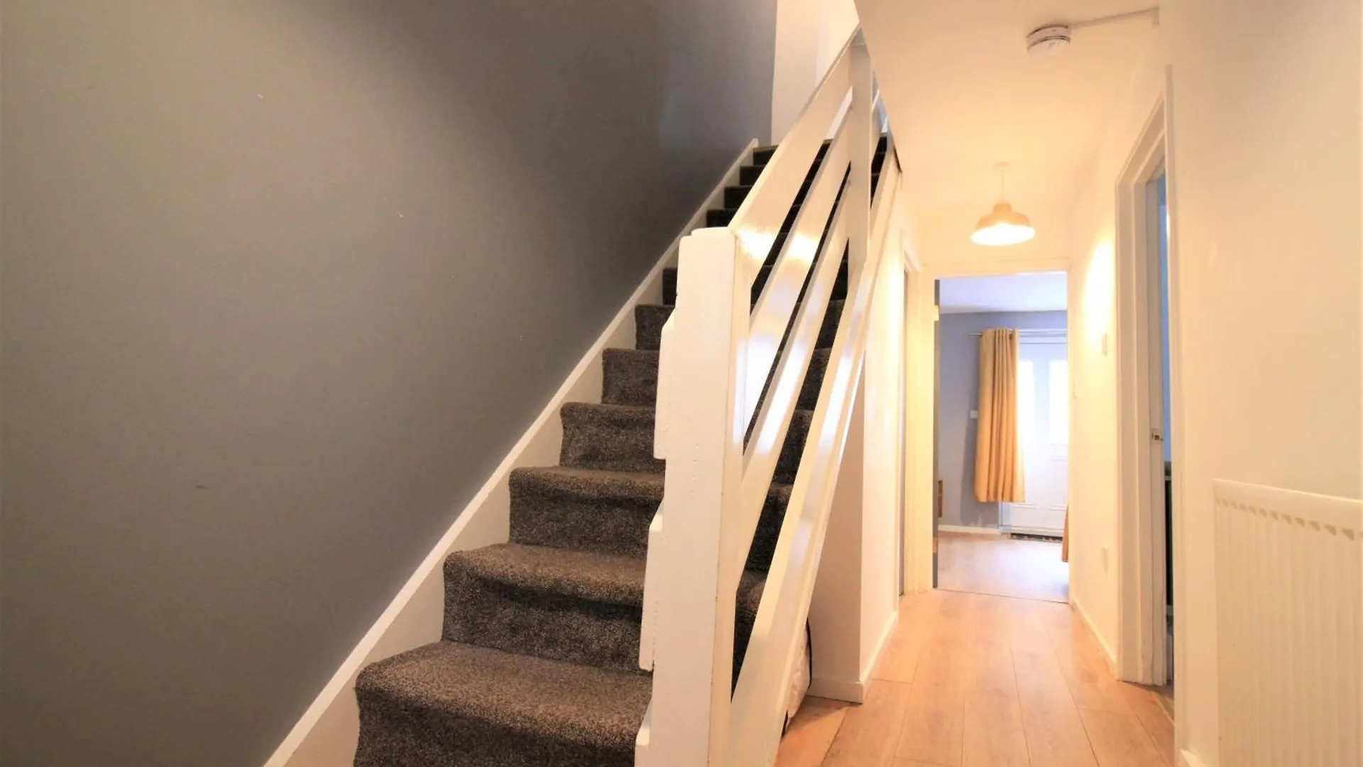 Holiday home Hamilton House -3 Bed Close To Town, Drive Parking, 2 Toilets Newcastle upon Tyne
