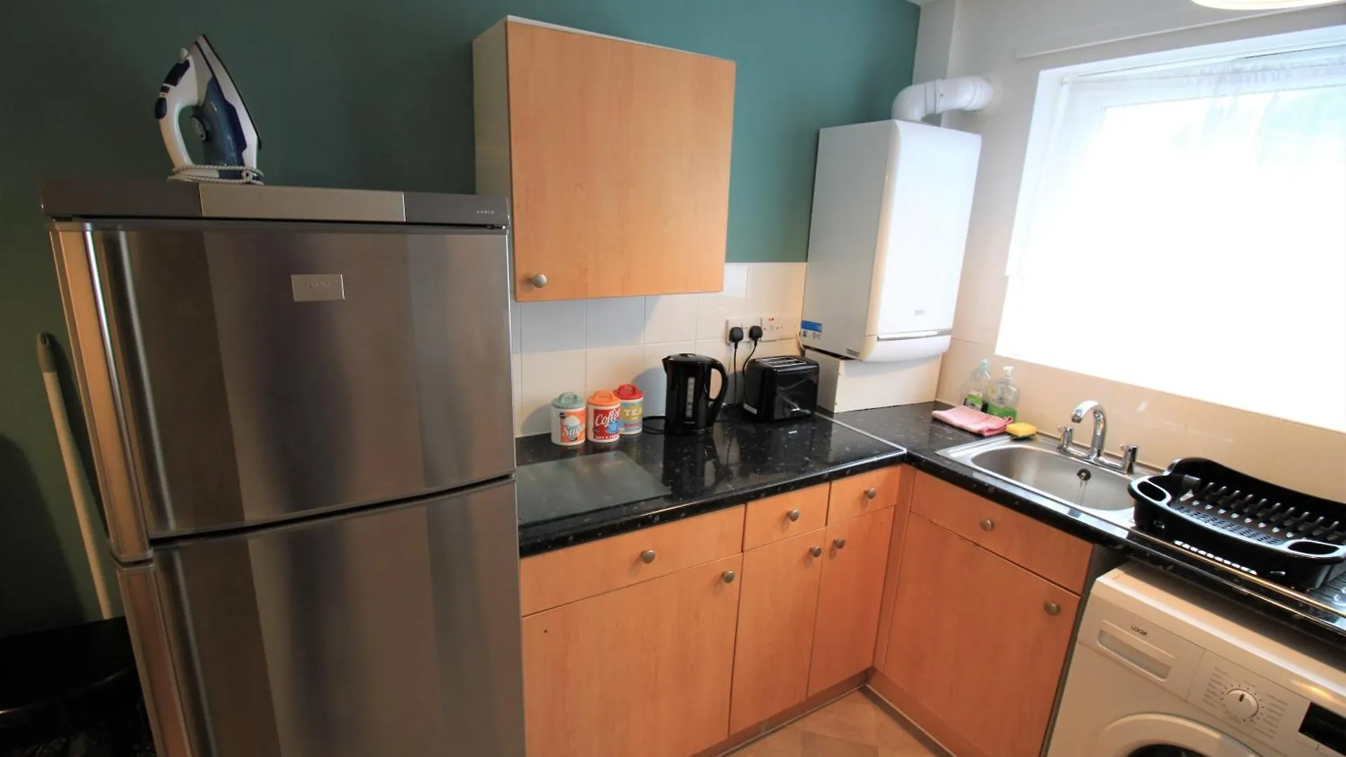 Hamilton House -3 Bed Close To Town, Drive Parking, 2 Toilets Newcastle upon Tyne 0*,  United Kingdom